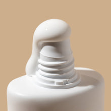 Load image into Gallery viewer, Alpha-H Daily Essential Moisturiser SPF50+ 30ml
