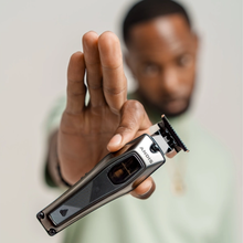 Load image into Gallery viewer, Andis Recon Linear Motor Trimmer Black Chrome