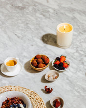 Load image into Gallery viewer, ECOYA Madison Candle 400g - Guava &amp; Lychee Sorbet