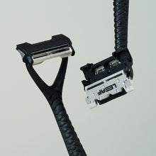 Load image into Gallery viewer, Leaf Shave Two Razor - Black