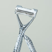 Load image into Gallery viewer, Leaf Shave Two Razor - Chrome