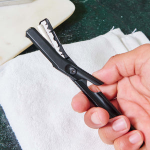 Leaf Shave Dermaplaner - Black