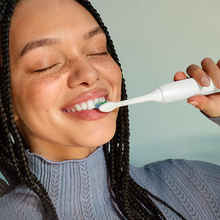 Load image into Gallery viewer, Philips Sonicare 2100 Electric Toothbrush White