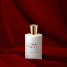Load image into Gallery viewer, Juliette Has A Gun Another Oud Sample