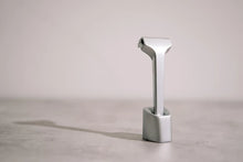 Load image into Gallery viewer, Supply The Single Edge Razor Stand (SE - Classic Matte)