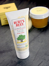 Load image into Gallery viewer, Burt&#39;s Bees Ultimate Care Hand Cream 90g